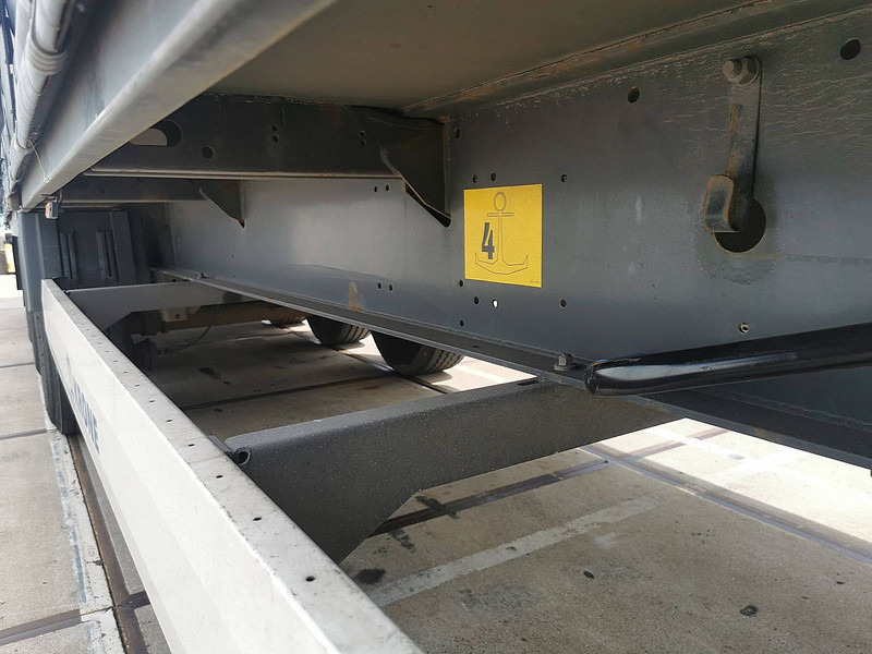 Semi-reboque de lona Krone SDP 02 BÄR 2 TONS TAILLIFT: foto 8 Semi-reboque de lona Krone SDP 02 BÄR 2 TONS TAILLIFT: foto 8