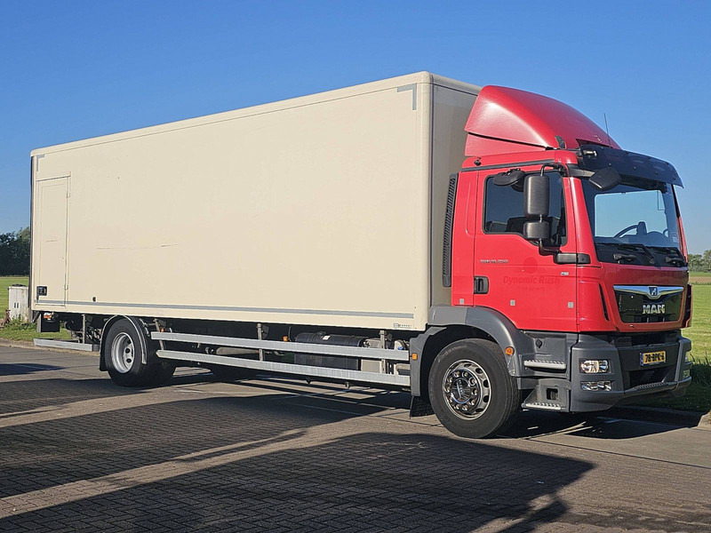 Caminhão furgão MAN 18.250 TGM BOX L 8.48 LIFT 2.5T: foto 5