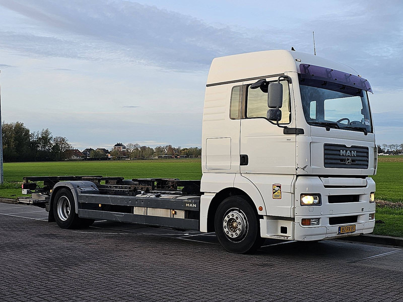 MAN 18.400 TGA XLX LIFT 508DKM NL-T - Caminhão transportador de contêineres/ Caixa móvel: foto 5 MAN 18.400 TGA XLX LIFT 508DKM NL-T - Caminhão transportador de contêineres/ Caixa móvel: foto 5