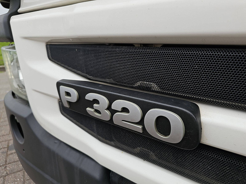 Caminhão com lona Scania P320: foto 14
