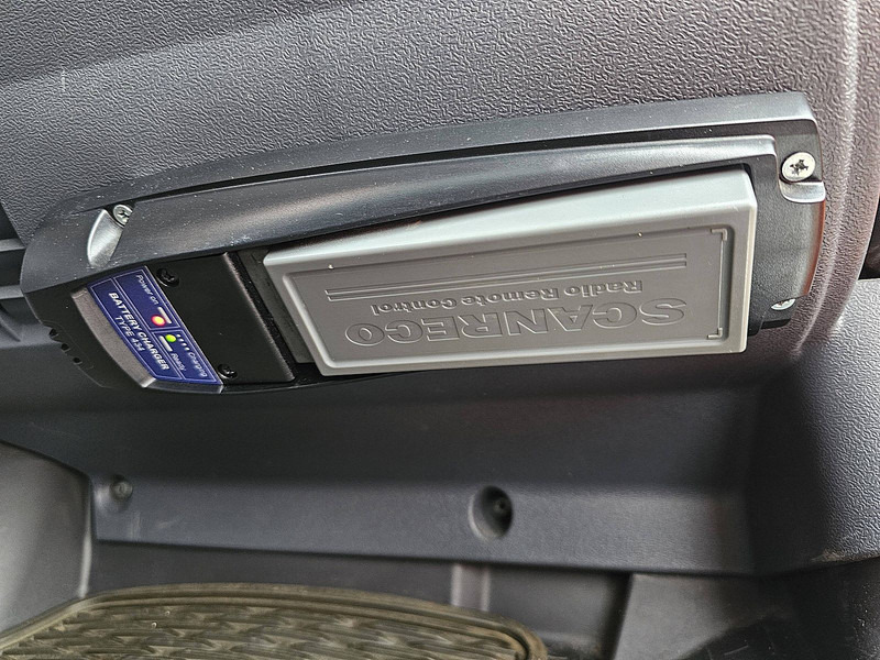 Camião de caixa aberta/ Plataforma, Caminhão grua Scania P410 PK18002-4 hydr: foto 20