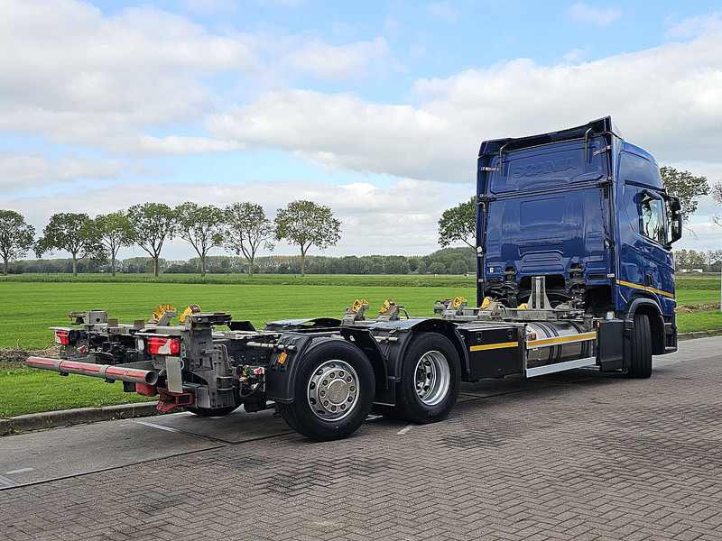 Scania R410 6X2*4 RETAR. LNG GAS - Caminhão transportador de contêineres/ Caixa móvel: foto 3 Scania R410 6X2*4 RETAR. LNG GAS - Caminhão transportador de contêineres/ Caixa móvel: foto 3
