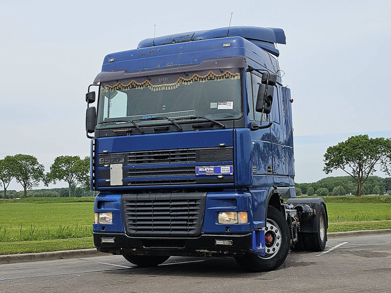 DAF XF 95.380 EURO 3 MANUAL - Tractor: foto 1 DAF XF 95.380 EURO 3 MANUAL - Tractor: foto 1