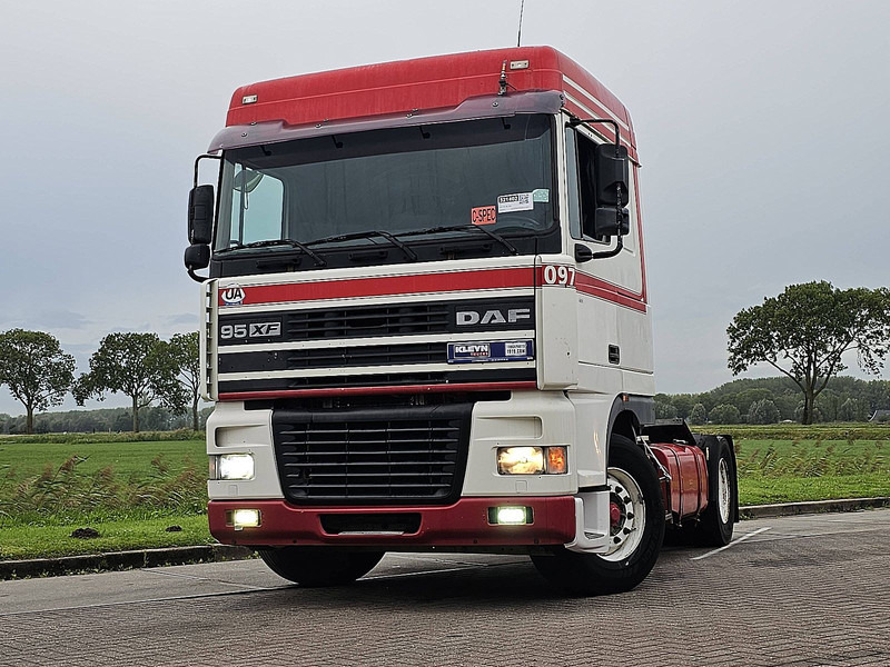 DAF XF 95.380 SPACECAB EURO 2 - Tractor: foto 1 DAF XF 95.380 SPACECAB EURO 2 - Tractor: foto 1