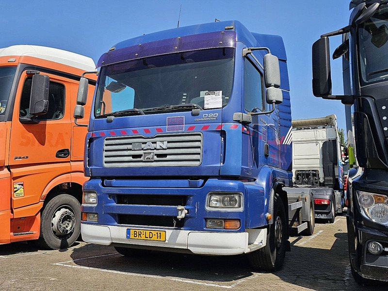 MAN 18.390 TGA - Tractor: foto 1 MAN 18.390 TGA - Tractor: foto 1
