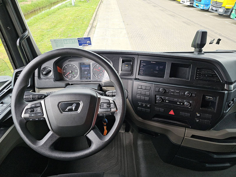 Fotografia de interior 1: Tractor MAN 18.510 TGX GX XXL INTARDER LED