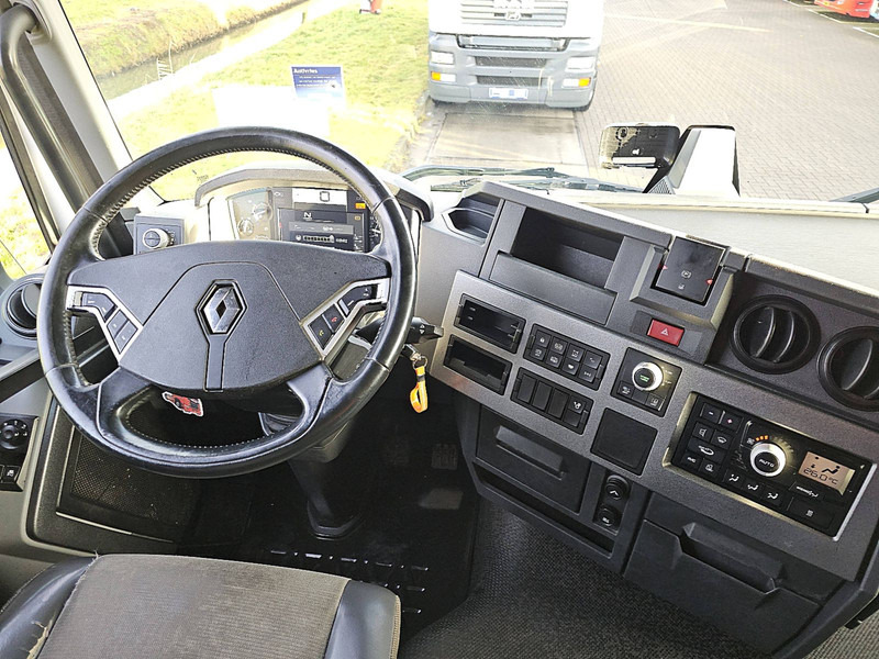Fotografia de interior 1: Tractor Renault T 460 ALCOA'S