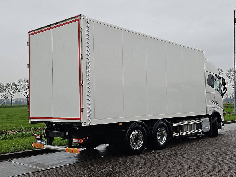 Volvo FH 16.750 6X2*4 4 SEATS 154TKM - Caminhão furgão: foto 3 Volvo FH 16.750 6X2*4 4 SEATS 154TKM - Caminhão furgão: foto 3