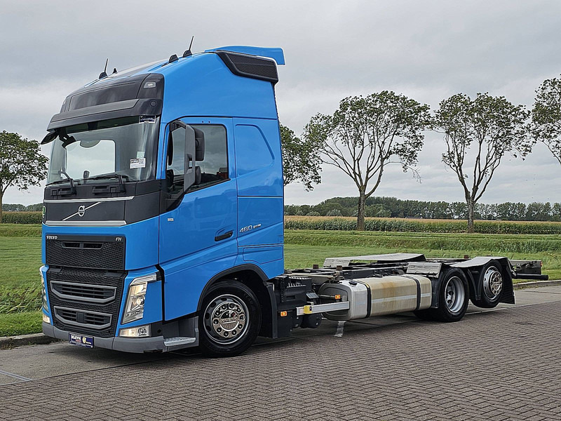 Volvo FH 460 - Caminhão transportador de contêineres/ Caixa móvel: foto 2 Volvo FH 460 - Caminhão transportador de contêineres/ Caixa móvel: foto 2