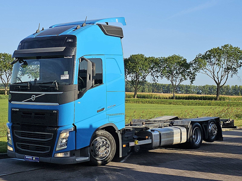 Volvo FH 460 XL XENON WB490 - Caminhão transportador de contêineres/ Caixa móvel: foto 2 Volvo FH 460 XL XENON WB490 - Caminhão transportador de contêineres/ Caixa móvel: foto 2