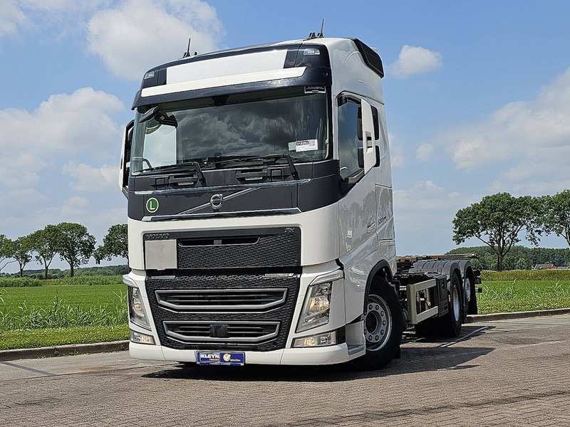 Volvo FH 500 - Caminhão transportador de contêineres/ Caixa móvel: foto 1 Volvo FH 500 - Caminhão transportador de contêineres/ Caixa móvel: foto 1