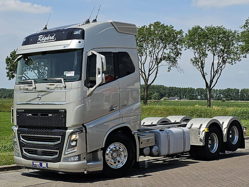 Volvo FH 750 6X2 9T FA WB 430 - Caminhão chassi: foto 2 Volvo FH 750 6X2 9T FA WB 430 - Caminhão chassi: foto 2