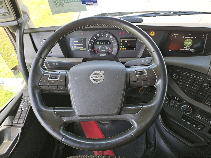 Locação de Volvo FH 750 6X2 9T FA WB 430 Volvo FH 750 6X2 9T FA WB 430: foto 13
