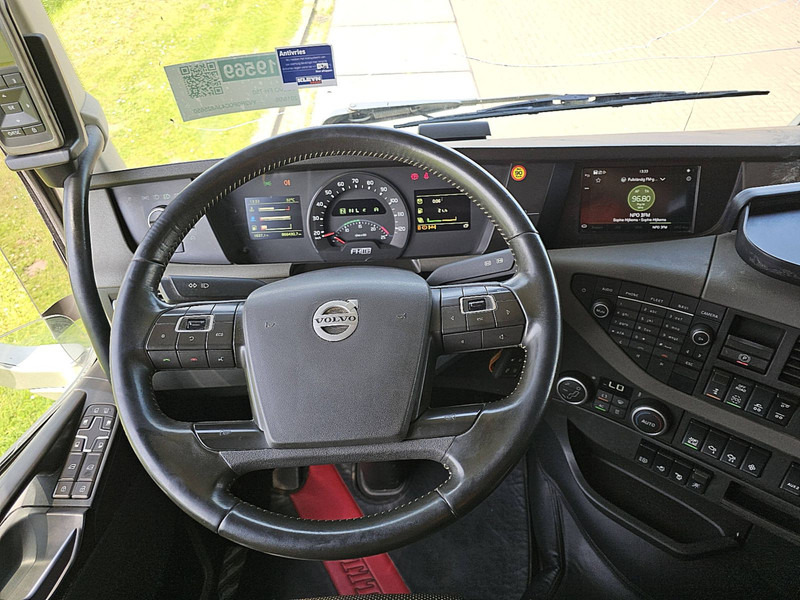 Locação de Volvo FH 750 6X2 9T FA WB 430 Volvo FH 750 6X2 9T FA WB 430: foto 8