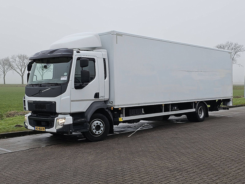 Volvo FL 250.14 - Caminhão furgão: foto 2 Volvo FL 250.14 - Caminhão furgão: foto 2