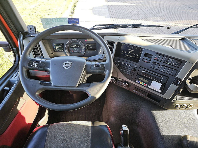 Caminhão frigorífico Volvo FM 330 6X2 FRIGOBL. LIFT: foto 8