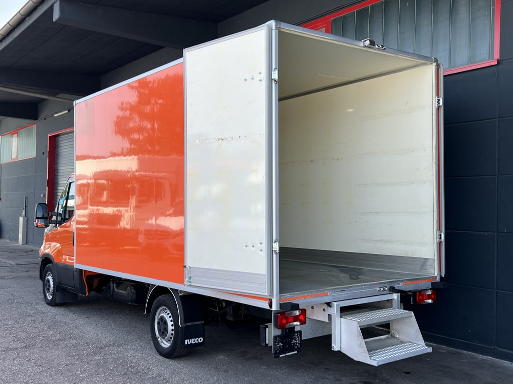 Iveco Daily 35S14 MAXI 4,35m Portaltüren Klima Kamera - Carrinha de contentor: foto 4 Iveco Daily 35S14 MAXI 4,35m Portaltüren Klima Kamera - Carrinha de contentor: foto 4
