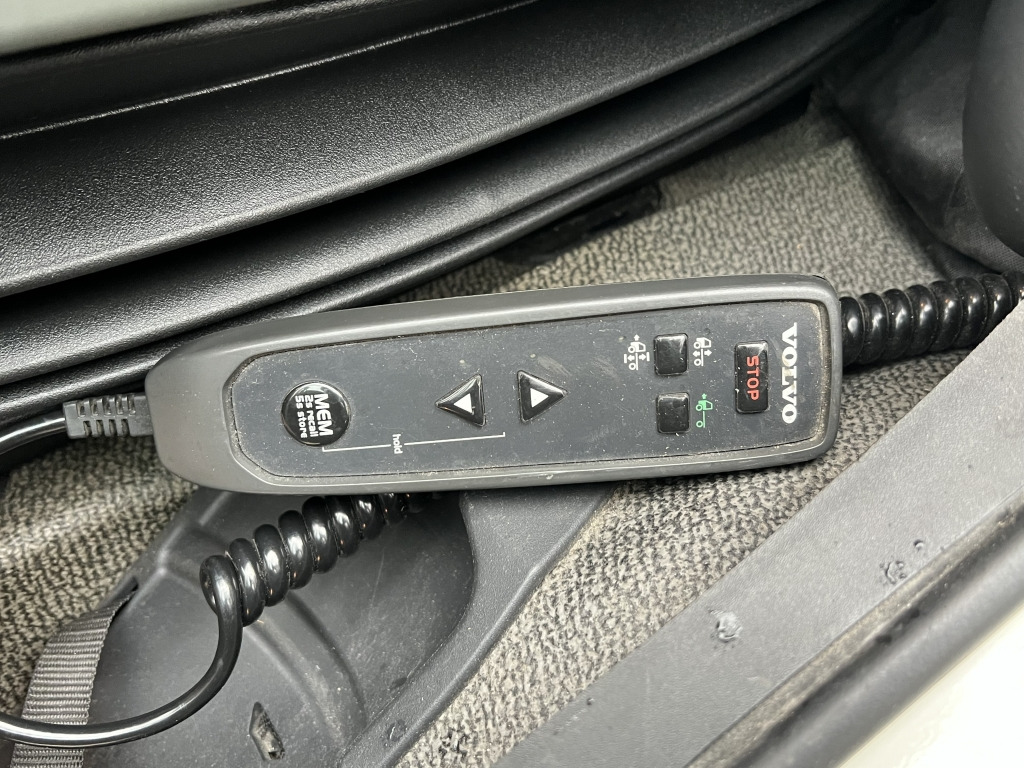 Volvo FL 260 7,2m LBW Klima Tempomat AHK Orig. 125'km - Caminhão com lona: foto 5 Volvo FL 260 7,2m LBW Klima Tempomat AHK Orig. 125'km - Caminhão com lona: foto 5