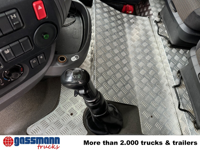 DAF XF 410 FA 4x2, Fahrschule, 2x AHK, 6 Sitze - Camião de caixa aberta/ Plataforma: foto 5 DAF XF 410 FA 4x2, Fahrschule, 2x AHK, 6 Sitze - Camião de caixa aberta/ Plataforma: foto 5