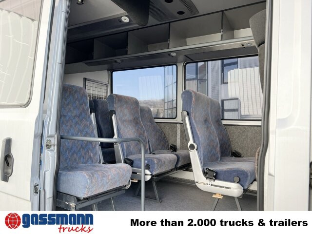 Mercedes-Benz 711 D-KA 4x2, Standklima, 11-Sitze, 2 x on stock - Micro-ônibus, Furgão de passageiros: foto 4 Mercedes-Benz 711 D-KA 4x2, Standklima, 11-Sitze, 2 x on stock - Micro-ônibus, Furgão de passageiros: foto 4