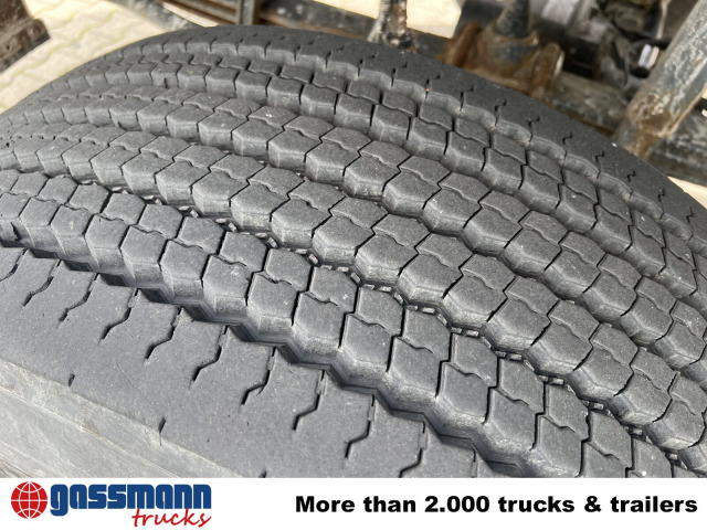 Mercedes-Benz Axor 1828 A 4x4 mit Kran Hiab XS 166 E-5 - Camião de caixa aberta/ Plataforma, Caminhão grua: foto 3 Mercedes-Benz Axor 1828 A 4x4 mit Kran Hiab XS 166 E-5 - Camião de caixa aberta/ Plataforma, Caminhão grua: foto 3