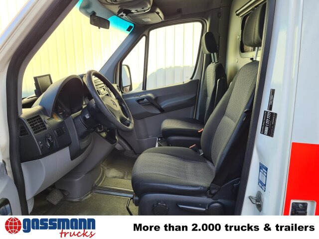 Mercedes-Benz Sprinter 316 KA 4x2, Rettungswagen - Furgão: foto 5 Mercedes-Benz Sprinter 316 KA 4x2, Rettungswagen - Furgão: foto 5
