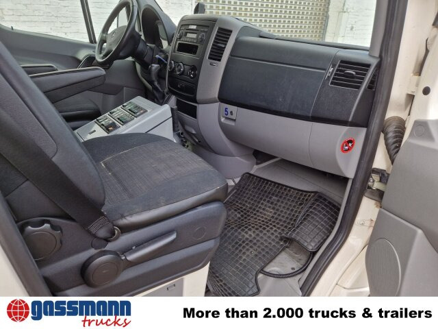 Mercedes-Benz Sprinter 516 CDI 4x2, Rettungswagen - Furgão: foto 4 Mercedes-Benz Sprinter 516 CDI 4x2, Rettungswagen - Furgão: foto 4