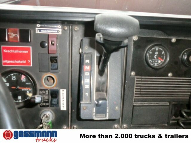 Renault G F231 4x2 - Carro de bombeiro: foto 2 Renault G F231 4x2 - Carro de bombeiro: foto 2