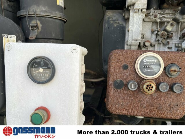 Renault Midliner S170 4x4, 6000l Wassertank - Caminhão tanque: foto 2 Renault Midliner S170 4x4, 6000l Wassertank - Caminhão tanque: foto 2