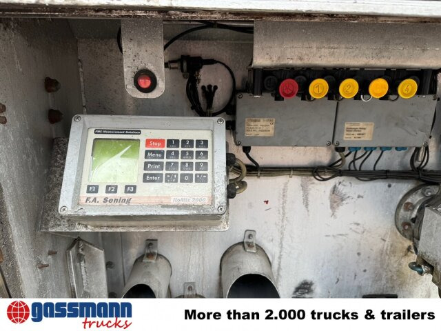 Schrader Z-STA 24-42.7/4, 4 Kammern, ca. 42700l, 2x - Semirreboque tanque: foto 3 Schrader Z-STA 24-42.7/4, 4 Kammern, ca. 42700l, 2x - Semirreboque tanque: foto 3