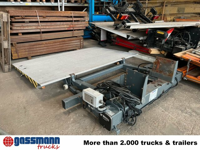 BC2000S4 Ladebordwand, Ex-Schweizer Armee - Semireboque: foto 2 BC2000S4 Ladebordwand, Ex-Schweizer Armee - Semireboque: foto 2