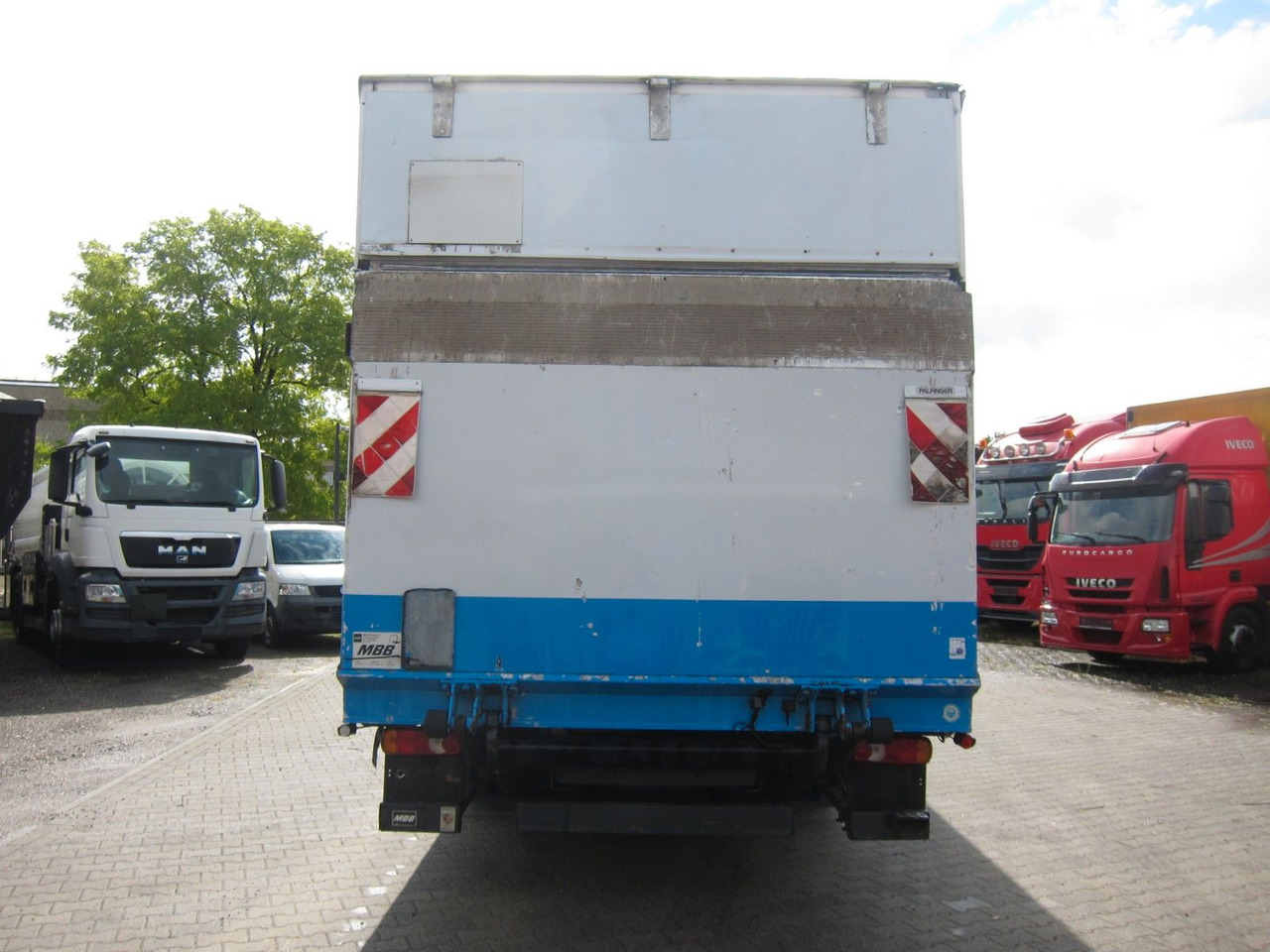 Volvo FL 240 12T Koffer KBW Manual - Caminhão furgão: foto 4 Volvo FL 240 12T Koffer KBW Manual - Caminhão furgão: foto 4