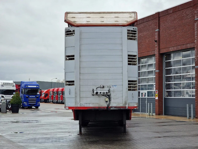 CUPPERS 3 deck livestock trailer - Water & Ventilation - Loadlift - Steering axle - Semireboque transporte de gado: foto 3 CUPPERS 3 deck livestock trailer - Water & Ventilation - Loadlift - Steering axle - Semireboque transporte de gado: foto 3