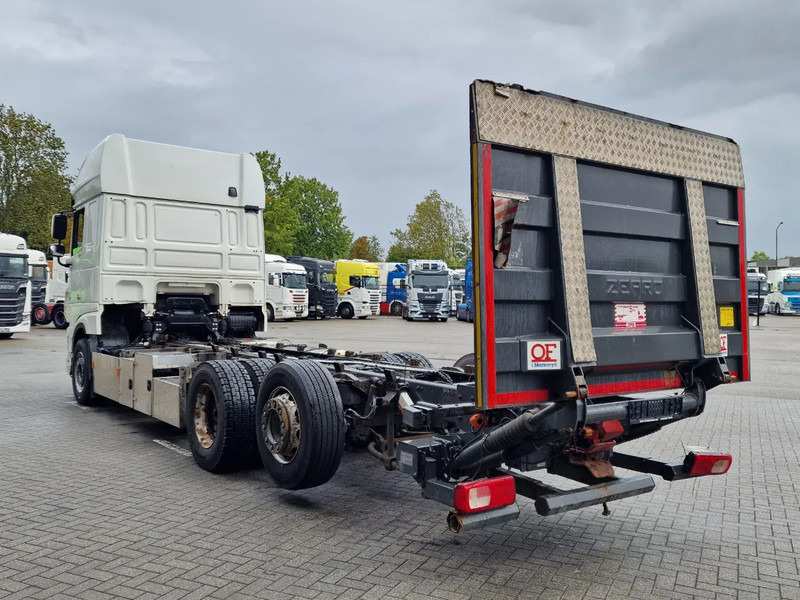 DAF XF 530 SuperSpaceCab 6x2*4 - Chassis 740 cm - Loadlift - Steering axle - Leather - - Caminhão chassi: foto 5 DAF XF 530 SuperSpaceCab 6x2*4 - Chassis 740 cm - Loadlift - Steering axle - Leather - - Caminhão chassi: foto 5