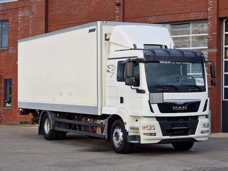 MAN TGM 18.340 4x2 - Sleepercab - Box with sidedoors - Loadlift - Full air - Euro 6 - Automatic - Caminhão furgão: foto 1 MAN TGM 18.340 4x2 - Sleepercab - Box with sidedoors - Loadlift - Full air - Euro 6 - Automatic - Caminhão furgão: foto 1