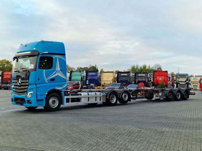 Mercedes-Benz Actros 2553 6x2 - BDF - Retarder - 4.90 WB - Full air + Fliegl trailer 2017 - Caminhão transportador de contêineres/ Caixa móvel: foto 3 Mercedes-Benz Actros 2553 6x2 - BDF - Retarder - 4.90 WB - Full air + Fliegl trailer 2017 - Caminhão transportador de contêineres/ Caixa móvel: foto 3