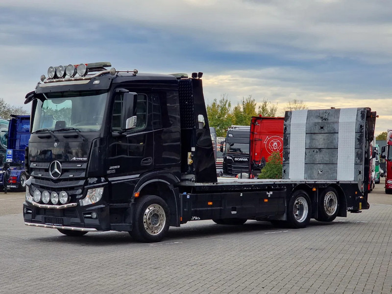 Mercedes-Benz Actros 2553 6x2 - Flabad hydraulic ramps/extension - Winch - Camera - Machine mover - Caminhão transporte de veículos: foto 4 Mercedes-Benz Actros 2553 6x2 - Flabad hydraulic ramps/extension - Winch - Camera - Machine mover - Caminhão transporte de veículos: foto 4
