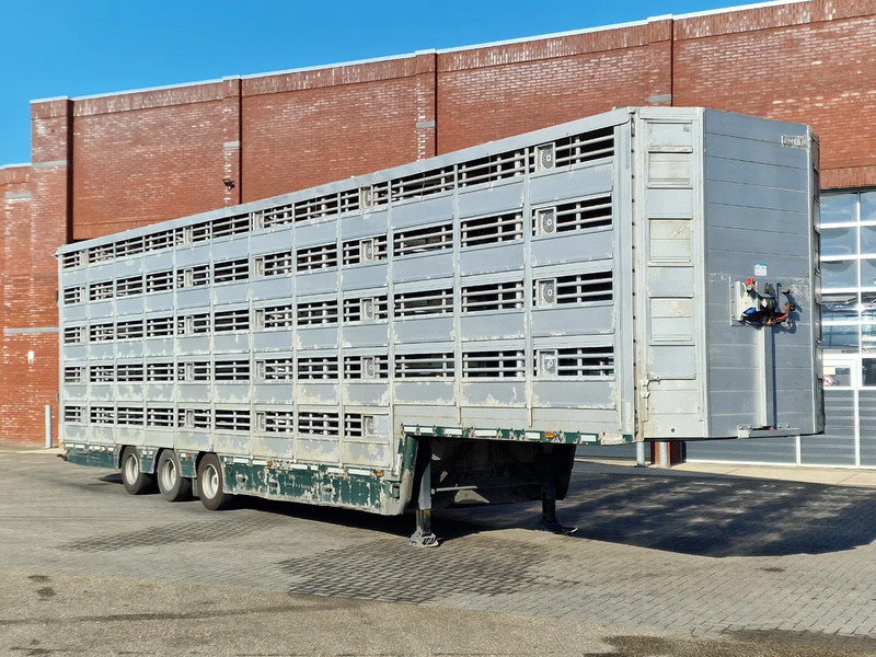 Pezzaioli 5 deck livestock trailer - Water & Ventilation - Loadlift - Folding floors - BPW Axle - 155M3 - Semireboque transporte de gado: foto 3 Pezzaioli 5 deck livestock trailer - Water & Ventilation - Loadlift - Folding floors - BPW Axle - 155M3 - Semireboque transporte de gado: foto 3