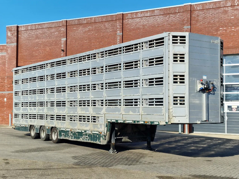 Pezzaioli 5 deck livestock trailer - Water & Ventilation - Loadlift - Folding floors - BPW Axle - 155M3 - Semireboque transporte de gado: foto 4 Pezzaioli 5 deck livestock trailer - Water & Ventilation - Loadlift - Folding floors - BPW Axle - 155M3 - Semireboque transporte de gado: foto 4