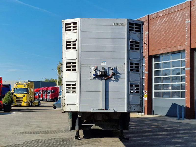 Pezzaioli 5 deck livestock trailer - Water & Ventilation - Loadlift - Folding floors - BPW Axle - 155M3 - Semireboque transporte de gado: foto 5 Pezzaioli 5 deck livestock trailer - Water & Ventilation - Loadlift - Folding floors - BPW Axle - 155M3 - Semireboque transporte de gado: foto 5