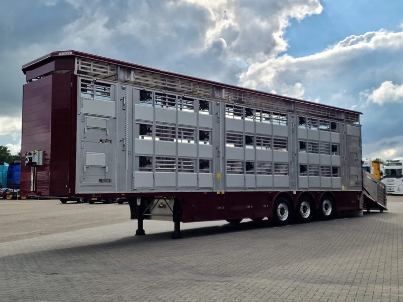 Pezzaioli New - 3 deck livestock 100M2 - Water & Ventilation - Lifting floors - Lifting roof - NEW 2025 - Semireboque transporte de gado: foto 4 Pezzaioli New - 3 deck livestock 100M2 - Water & Ventilation - Lifting floors - Lifting roof - NEW 2025 - Semireboque transporte de gado: foto 4