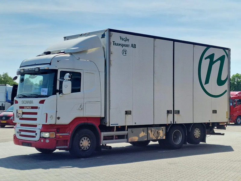 Scania R500 V8 Highline 6x2*4 - Box with side doors - Loadlift - Manual gearbox with retarder - Full air - Steering axle - Caminhão furgão: foto 3 Scania R500 V8 Highline 6x2*4 - Box with side doors - Loadlift - Manual gearbox with retarder - Full air - Steering axle - Caminhão furgão: foto 3