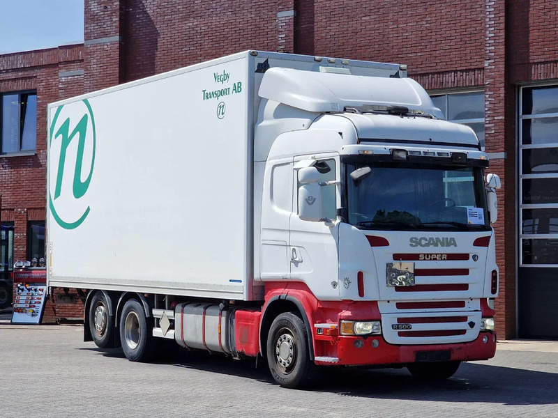 Scania R500 V8 Highline 6x2*4 - Box with side doors - Loadlift - Manual gearbox with retarder - Full air - Steering axle - Caminhão furgão: foto 1 Scania R500 V8 Highline 6x2*4 - Box with side doors - Loadlift - Manual gearbox with retarder - Full air - Steering axle - Caminhão furgão: foto 1