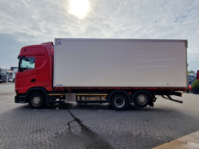 Scania S500 NGS Highline 6x2 - BDF - Full air - Loadlift - Box - Navi - Retarder - Caminhão transportador de contêineres/ Caixa móvel: foto 4 Scania S500 NGS Highline 6x2 - BDF - Full air - Loadlift - Box - Navi - Retarder - Caminhão transportador de contêineres/ Caixa móvel: foto 4