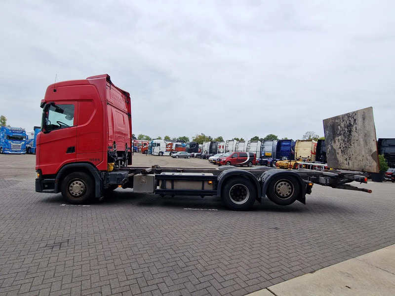 Scania S500 NGS Highline 6x2 - BDF - Full air - Loadlift - Navi - Retarder - Caminhão transportador de contêineres/ Caixa móvel: foto 4 Scania S500 NGS Highline 6x2 - BDF - Full air - Loadlift - Navi - Retarder - Caminhão transportador de contêineres/ Caixa móvel: foto 4