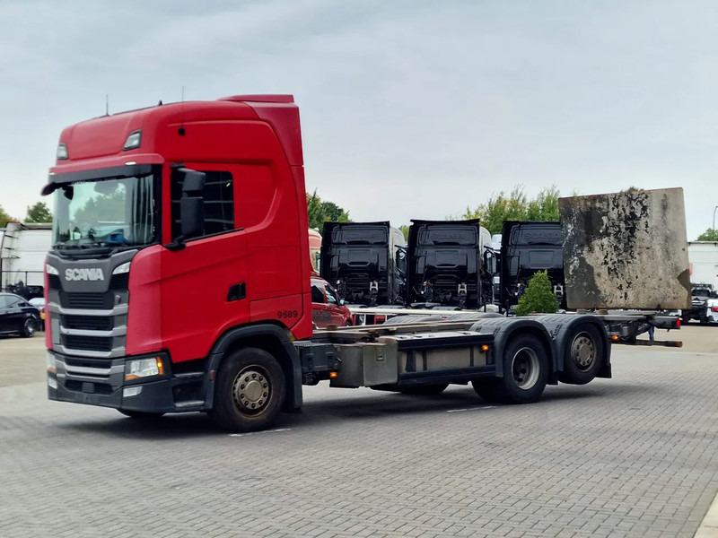 Scania S500 NGS Highline 6x2 - BDF - Full air - Loadlift - Navi - Retarder - Caminhão transportador de contêineres/ Caixa móvel: foto 3 Scania S500 NGS Highline 6x2 - BDF - Full air - Loadlift - Navi - Retarder - Caminhão transportador de contêineres/ Caixa móvel: foto 3