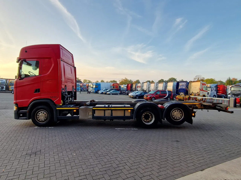 Scania S500 NGS Highline 6x2 - BDF - Full air - Navi - Retarder - Caminhão transportador de contêineres/ Caixa móvel: foto 4 Scania S500 NGS Highline 6x2 - BDF - Full air - Navi - Retarder - Caminhão transportador de contêineres/ Caixa móvel: foto 4