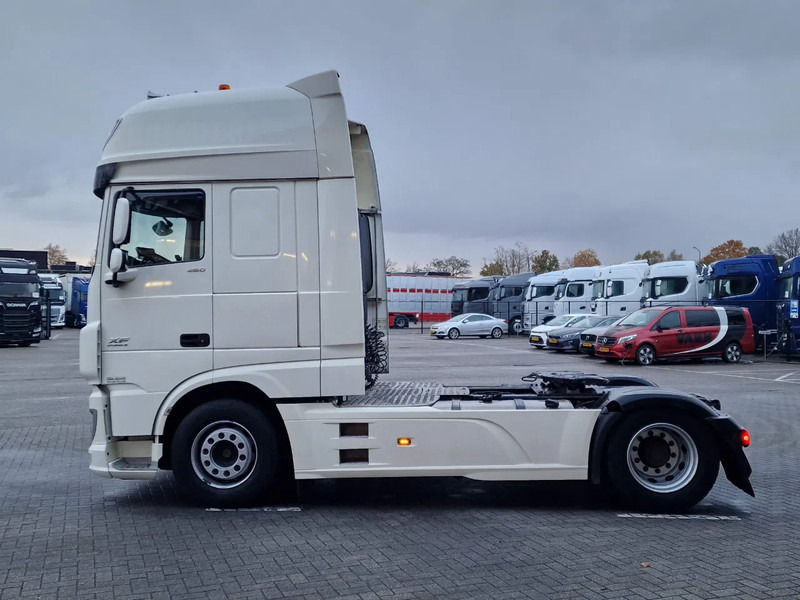 DAF XF 460 SuperSpaceCab 4x2 - Full air - Night Clima - TV -Microwave - Full spoiler - Navi - Tractor: foto 4 DAF XF 460 SuperSpaceCab 4x2 - Full air - Night Clima - TV -Microwave - Full spoiler - Navi - Tractor: foto 4