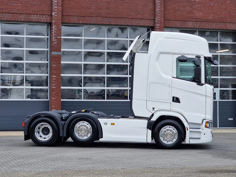 Tractor nuevo Scania 660S V8 NGS Highline 6x2/4 - New - Full spec - Retarder - Night clima - Leather - Led - Alcoa: foto 8