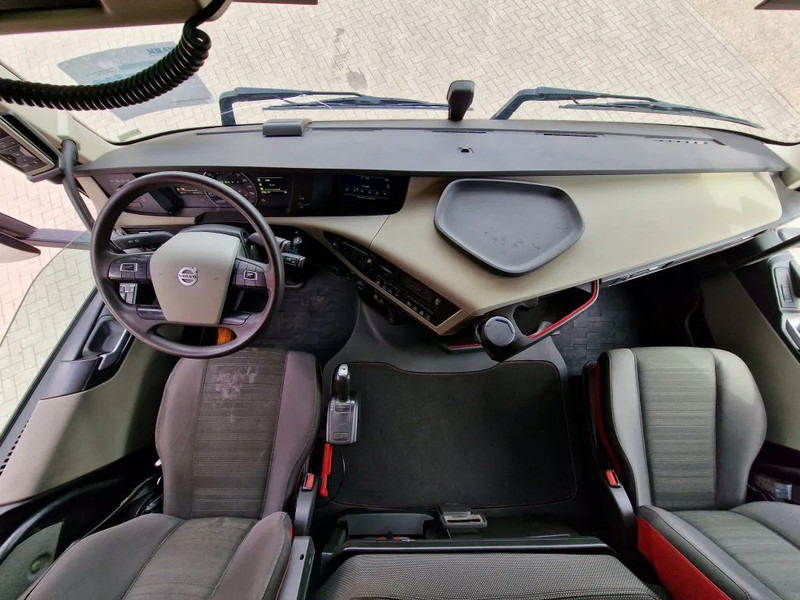 Tractor Volvo FH 13.500 6x4 - HMF 1153 K2 crane kran grua - Hydraulic - Lift axle - Euro 6: foto 13 Tractor Volvo FH 13.500 6x4 - HMF 1153 K2 crane kran grua - Hydraulic - Lift axle - Euro 6: foto 13